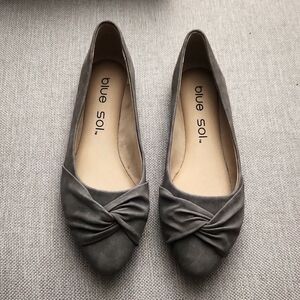 NEW Blue Sol Women's Distress Taupe Flats 6.5M